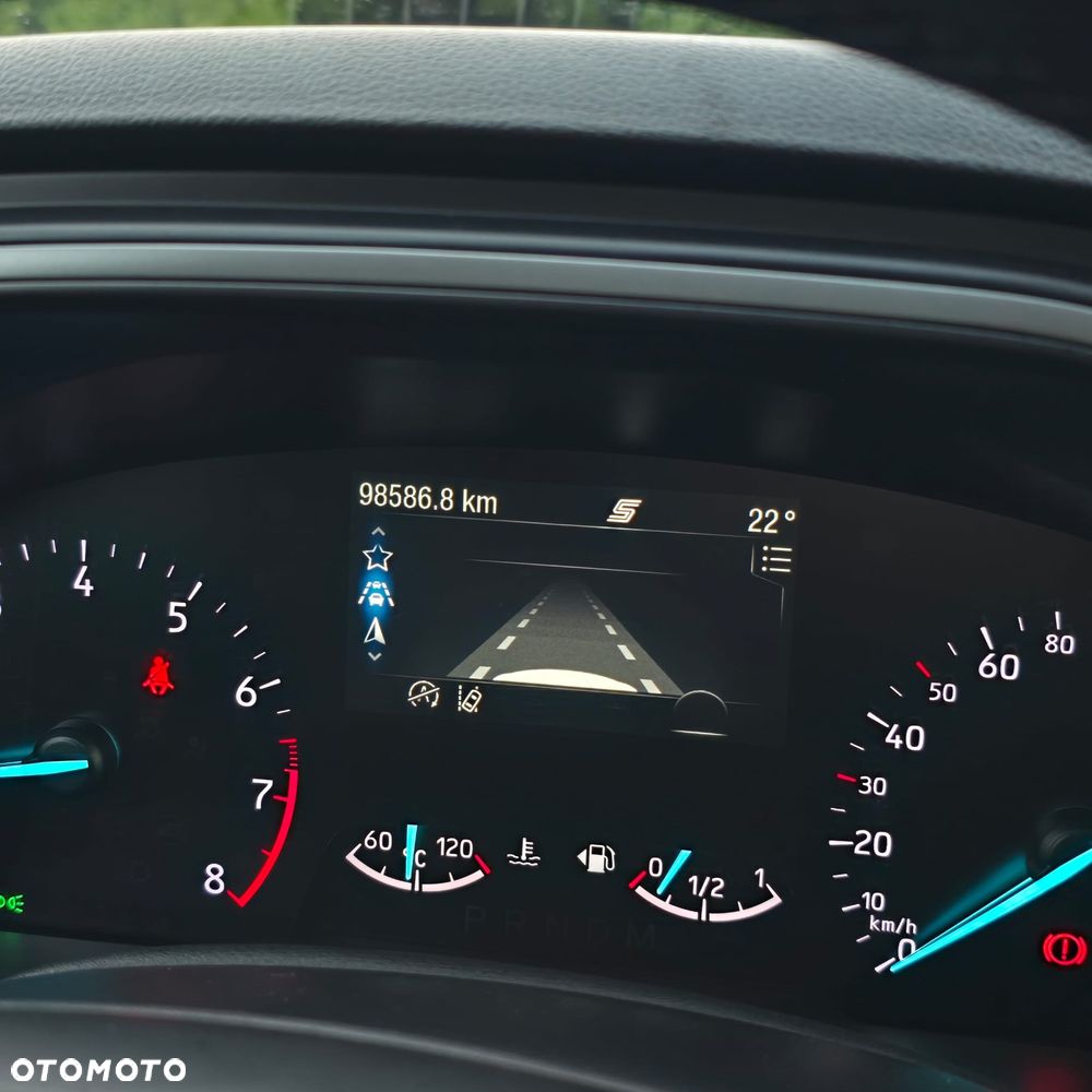Ford Focus SW 1.0 EcoBoost Hybrid TITANIUM X - 38