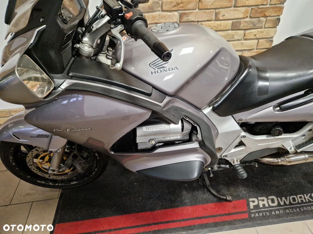 Honda ST - 12