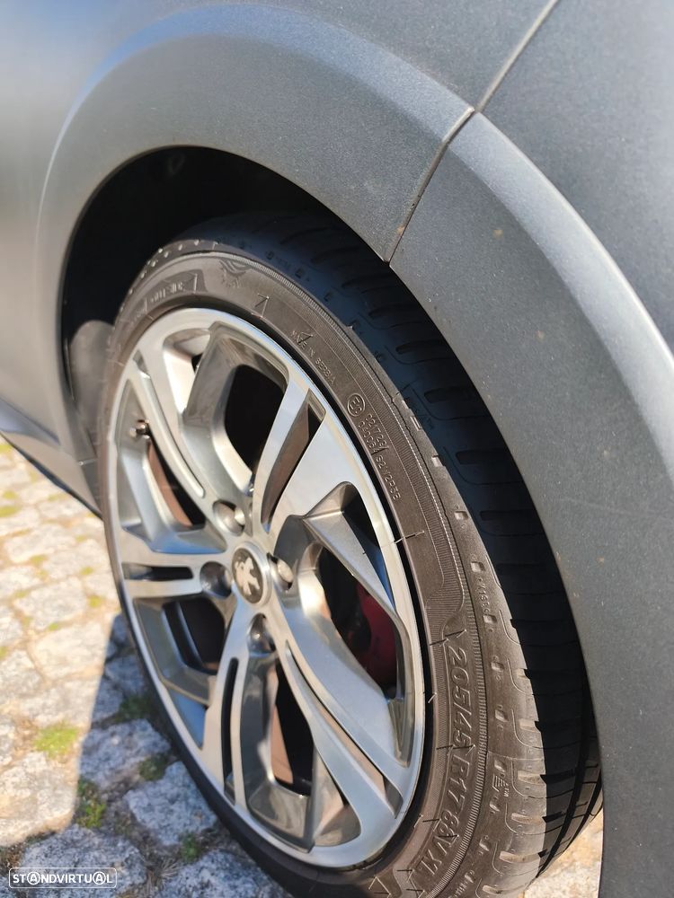 Peugeot 208 THP STOP & START GTi - 3