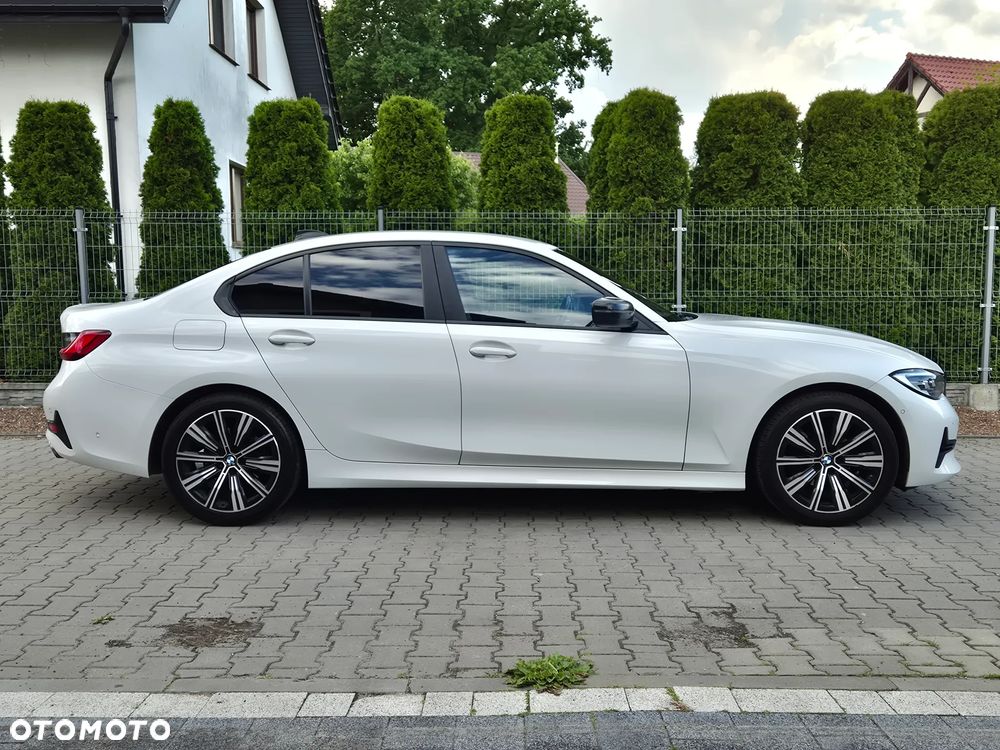 BMW Seria 3 318i Sport Line - 17