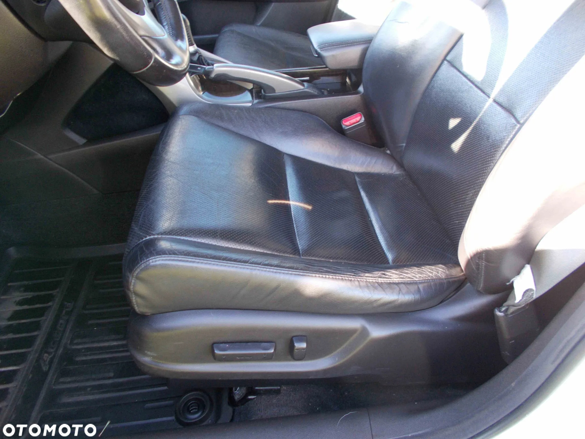 Honda Accord 2.0 Executive - 26