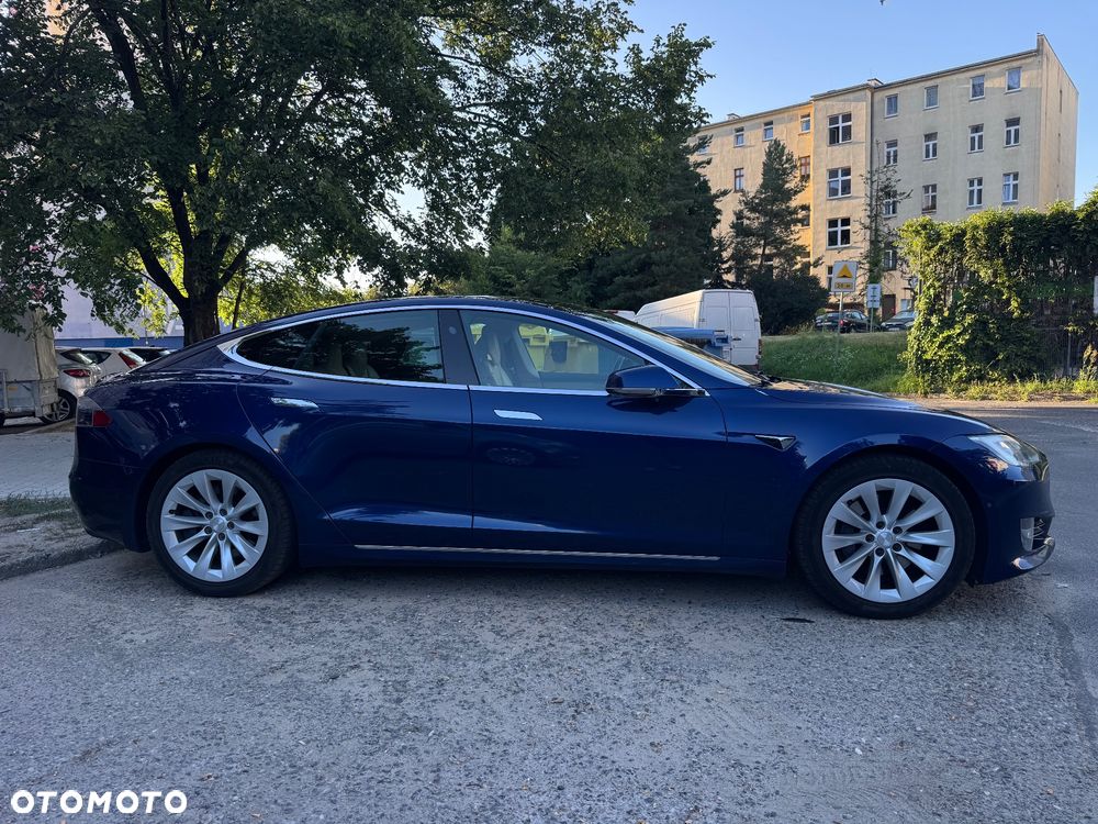 Tesla Model S - 2