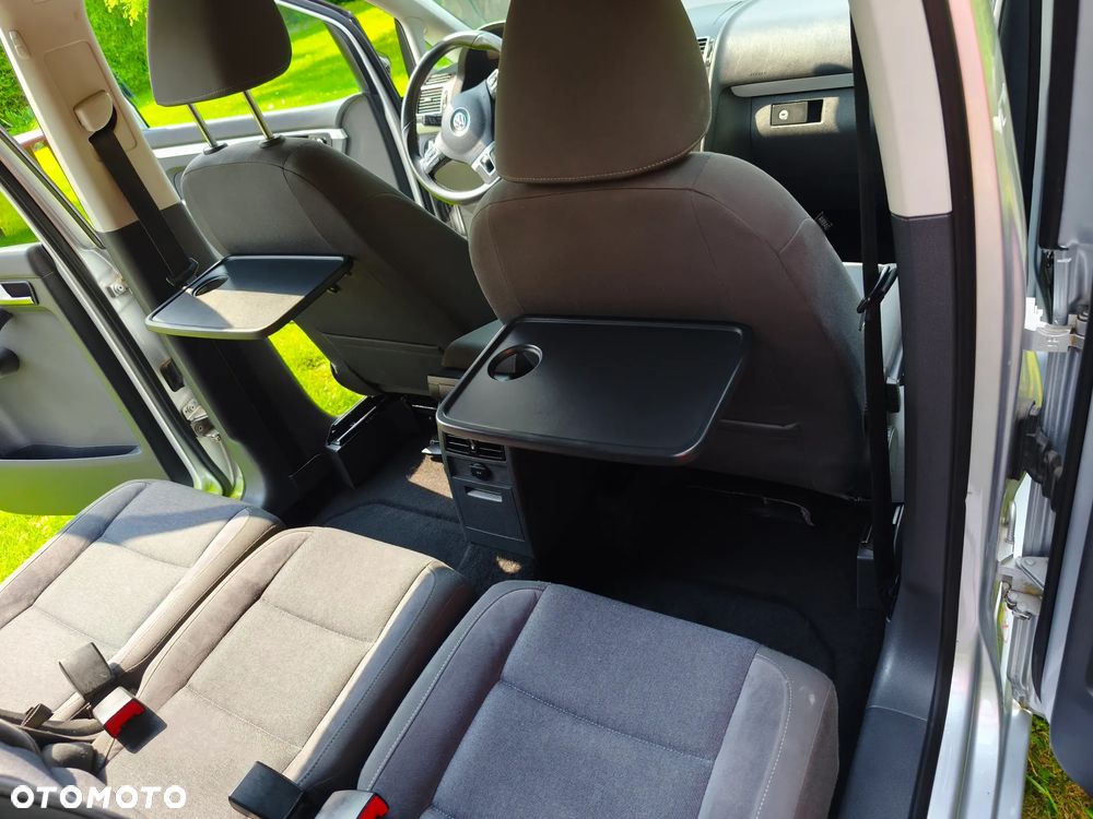 Volkswagen Touran 2.0 TDI DPF STYLE - 10