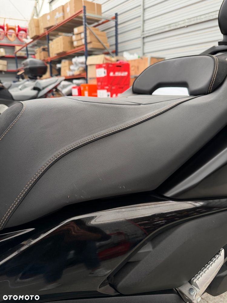 Yamaha X-max - 17