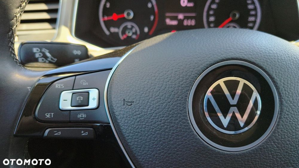 Volkswagen T-Roc - 16