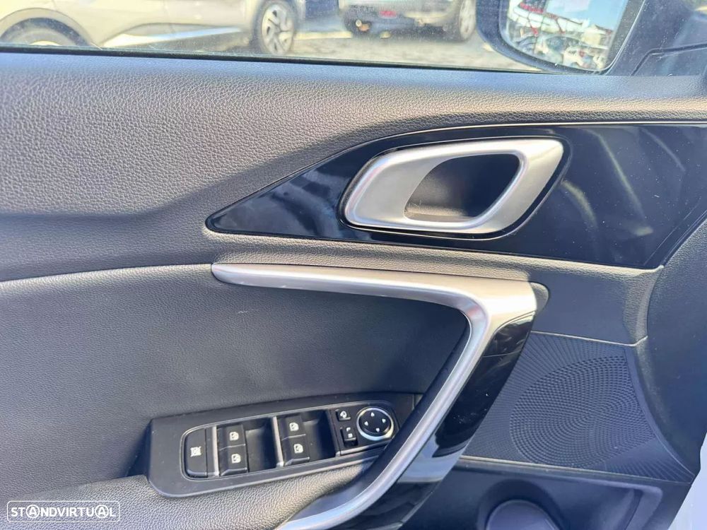 Kia Ceed SW 1.6 GDi PHEV Tech 6DCT - 13