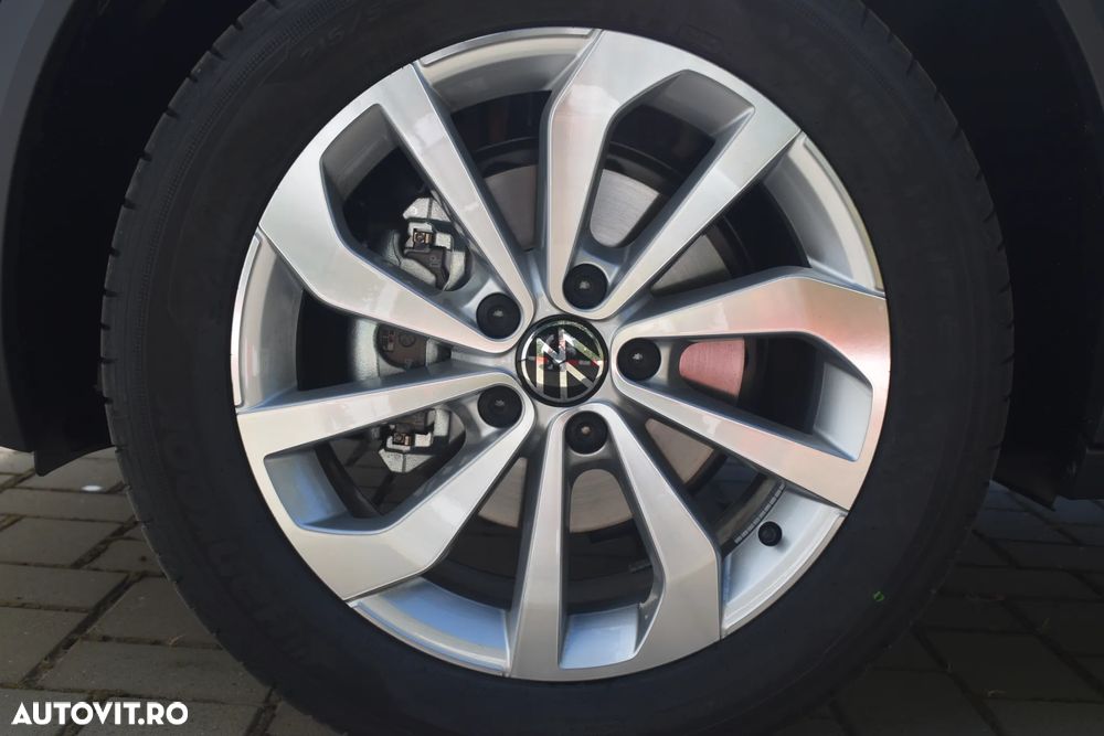 Volkswagen T-ROC 1.5 TSI DSG Advanced - 11