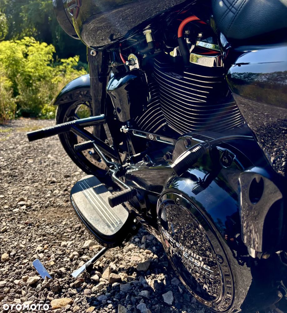 Harley-Davidson Touring Road King - 11