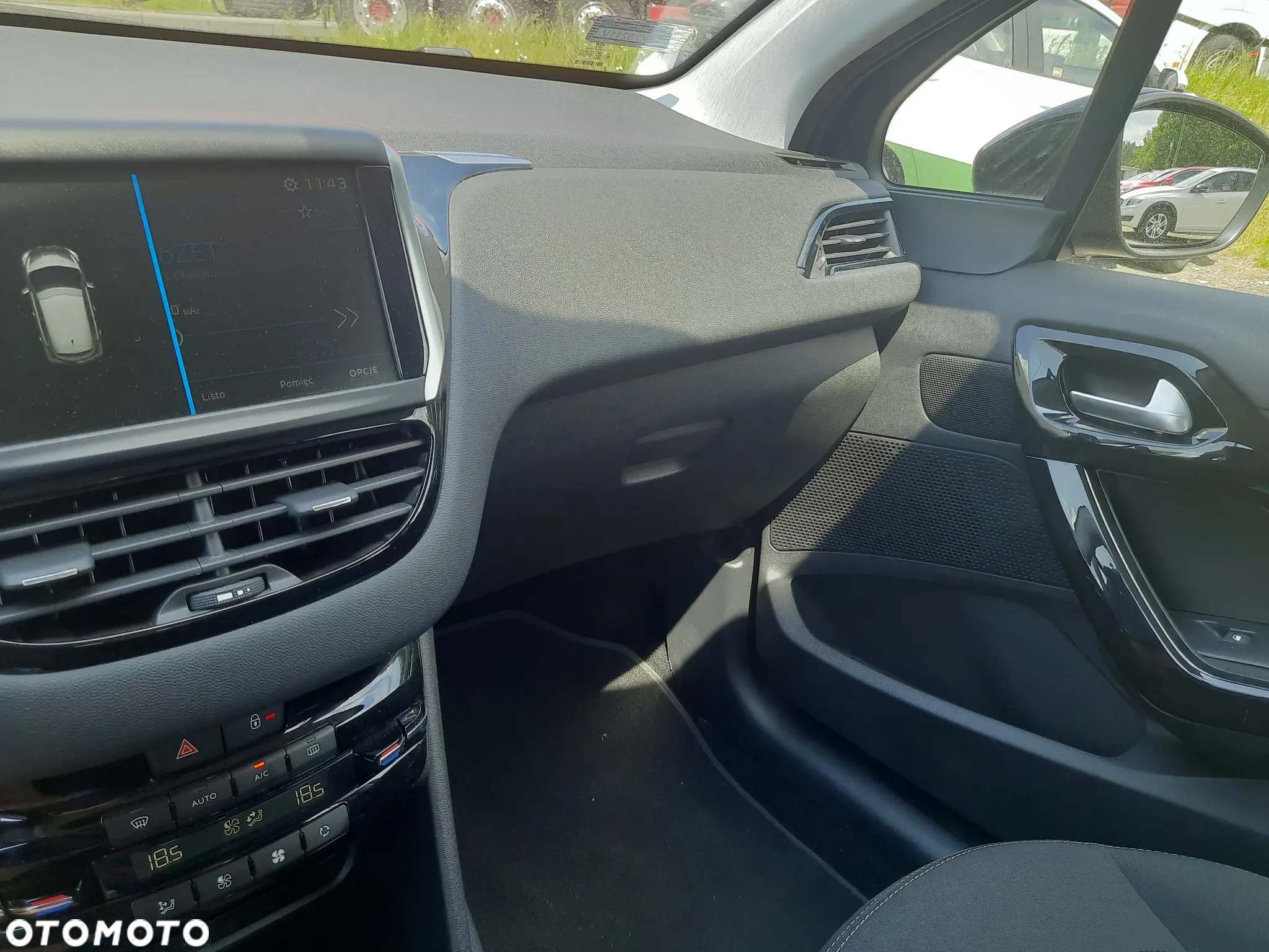Peugeot 208 1.2 PureTech GPF Signature S&S - 21