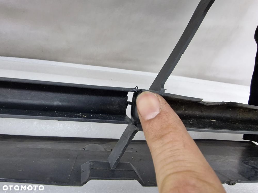 BMW F20 / F21 / F30 / F31 11- KIEROWNICA / WLOT POWIETRZA , NR 51747255414 , NR AUKCJI KP81 - 8