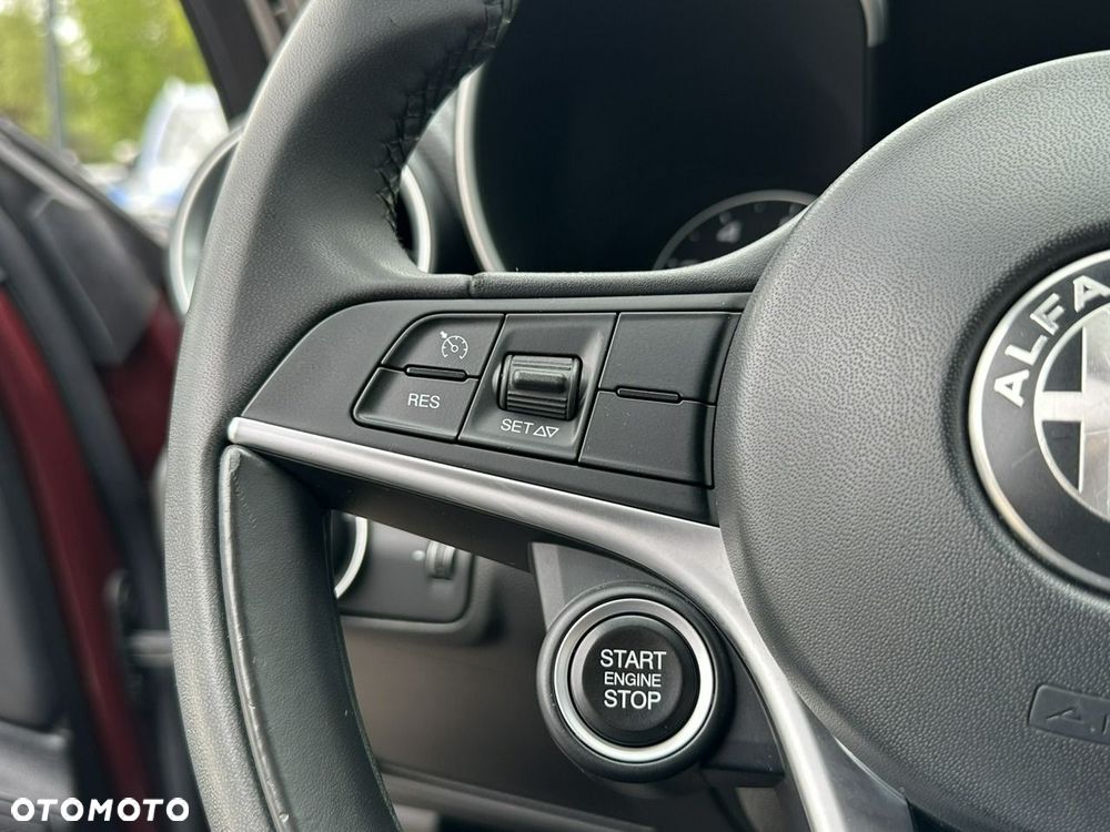 Alfa Romeo Giulia 2.0 Turbo 16V AT8 Super - 27