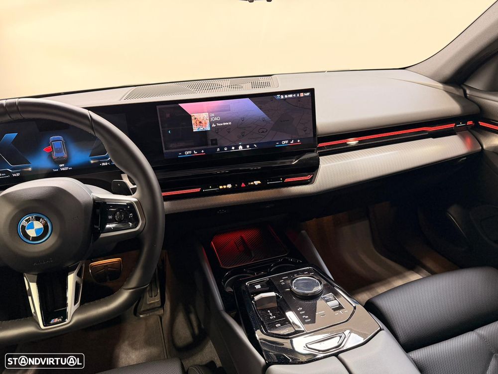 BMW 530 e Pack Desportivo M - 15