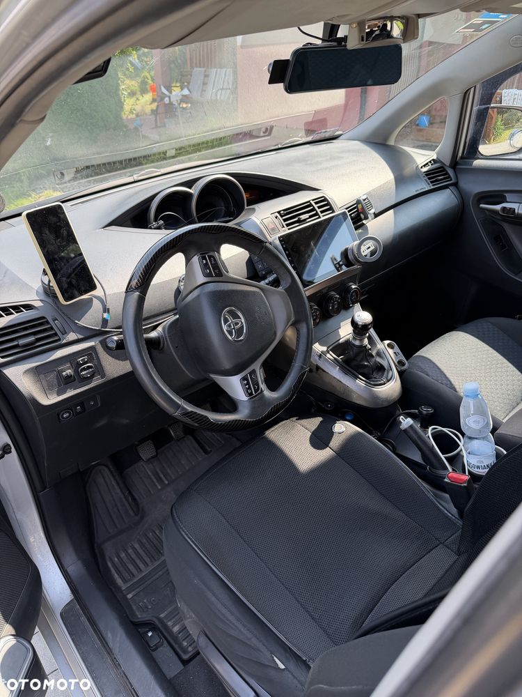 Toyota Verso - 8