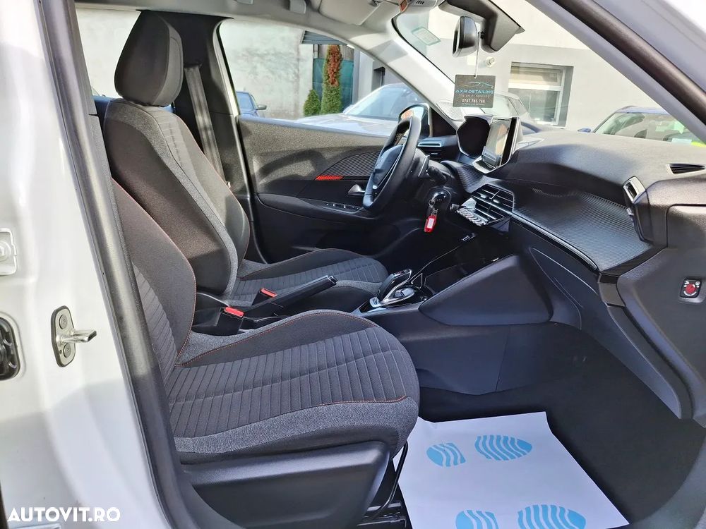 Peugeot 2008 PureTech 130 EAT8 Active - 12