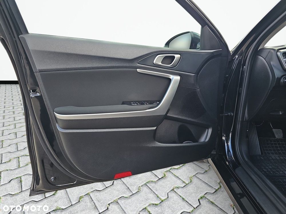 Kia Ceed - 16