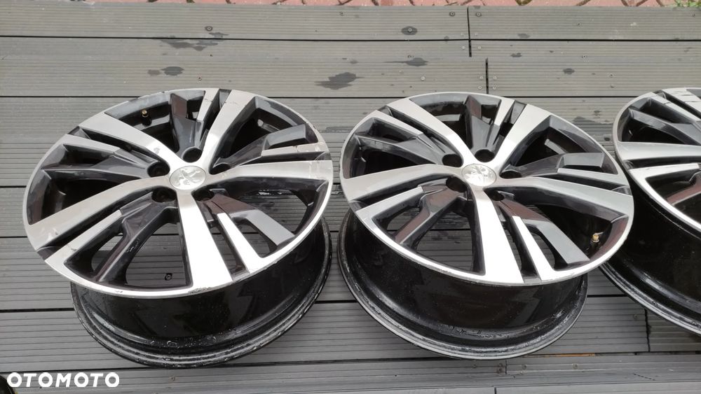 Felgi aluminiowe Peugeot 3008 II GT LINE komplet 9809687377 7.5J×18 CH5-49 5×108 - 5