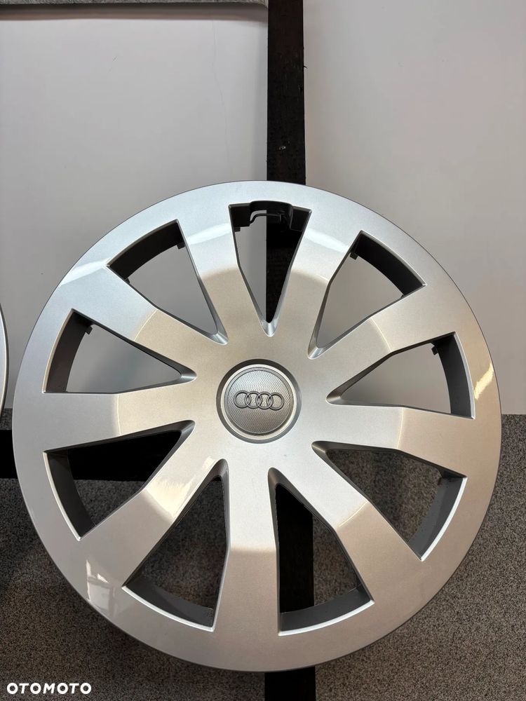 4 KOŁPAKI AUDI A1 82A 15'' NR. FABR. 82A. 601.147 - 2