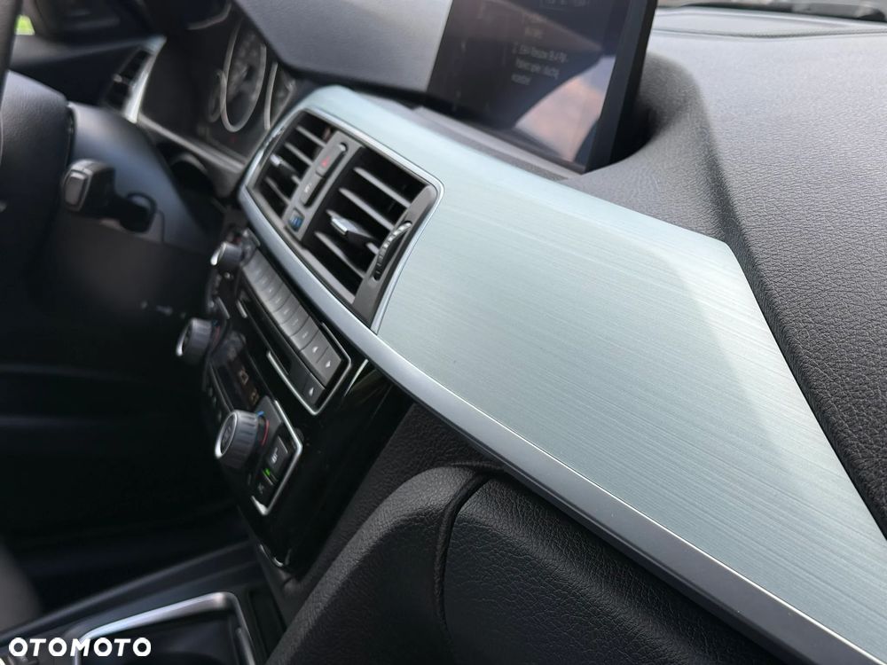 BMW Seria 3 320d Sport Line - 28