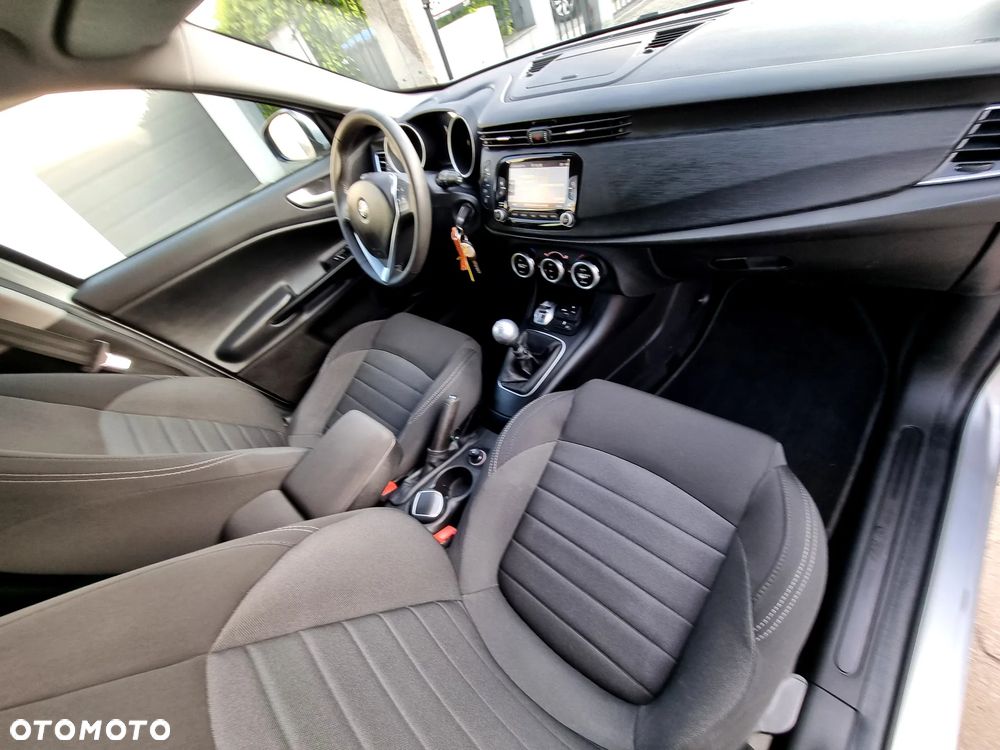 Alfa Romeo Giulietta 1.6 JTDM 16V Impression - 13