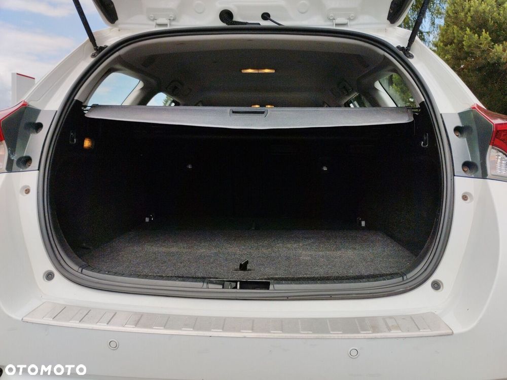 Toyota Auris Hybrid 135 Premium - 24