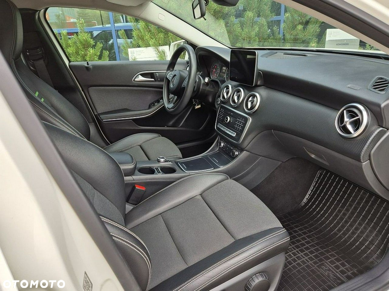 Mercedes-Benz Klasa A 180 7G-DCT - 16