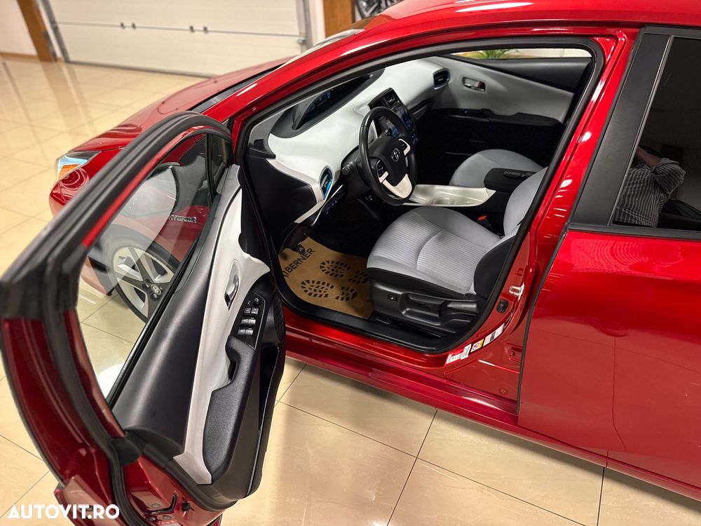 Toyota Prius HSD Sol Plus - 8