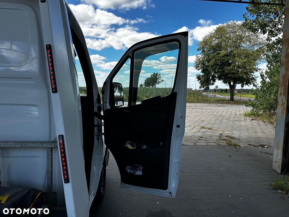 Mercedes-Benz Sprinter - 18