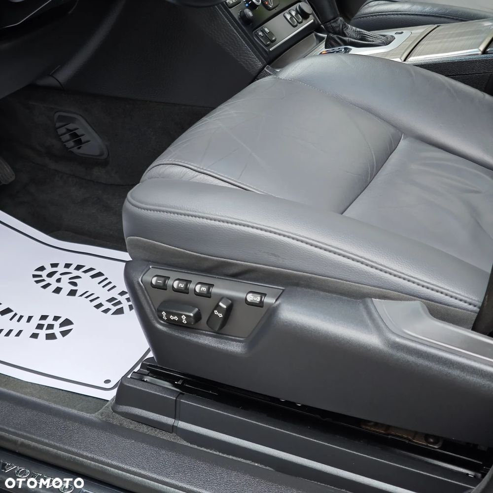 Volvo XC 90 D5 Momentum - 23