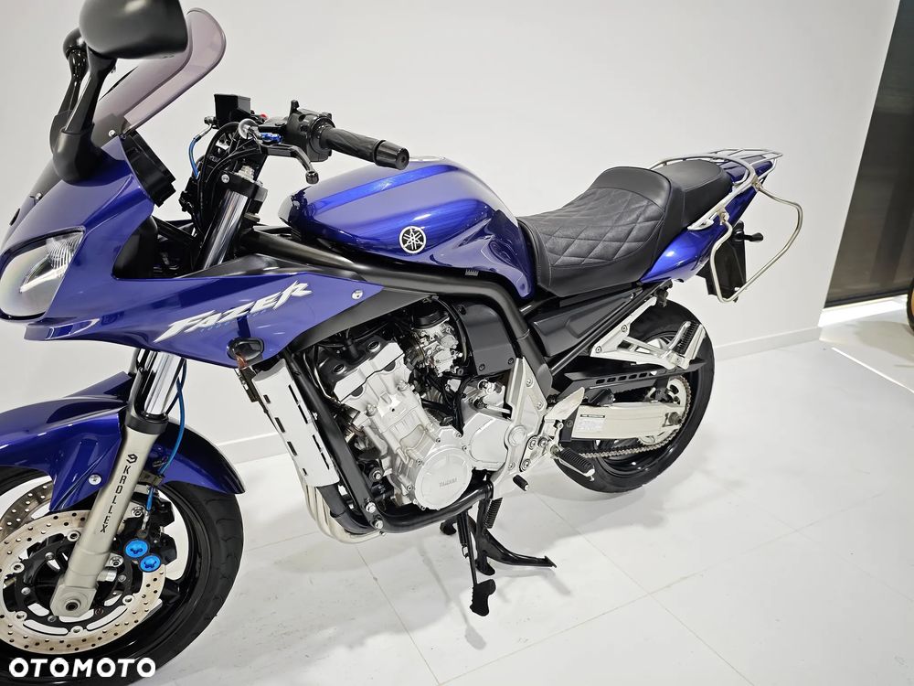 Yamaha FZS - 13