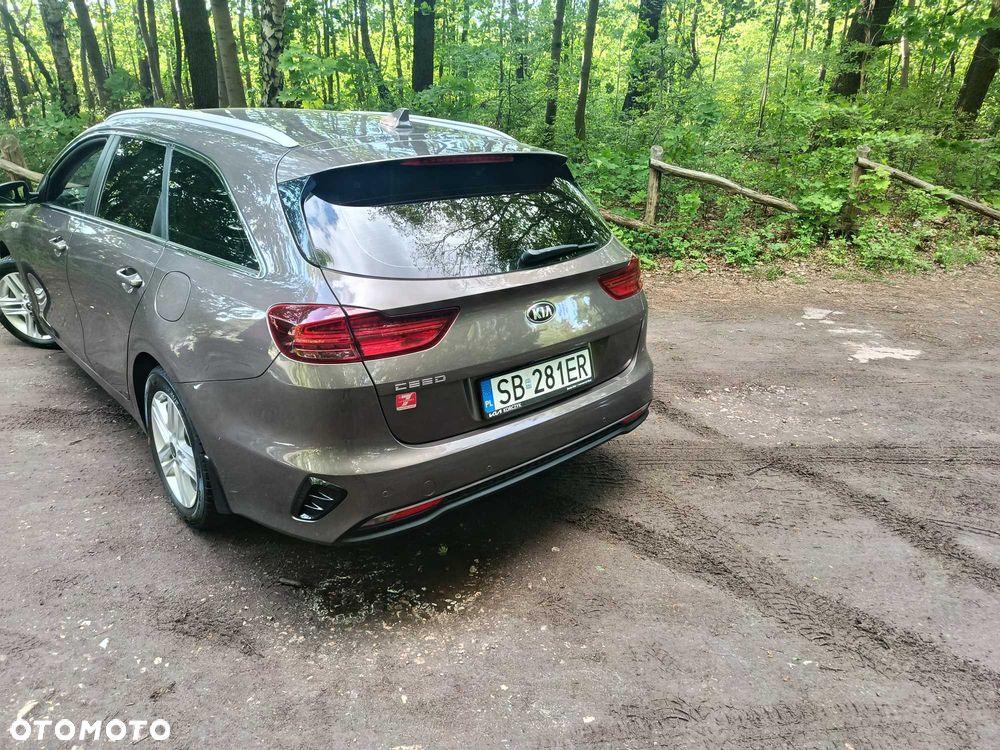 Kia Ceed - 4