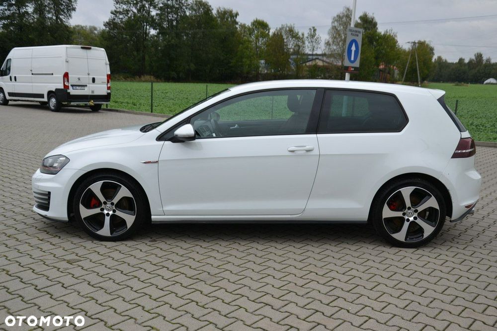 Volkswagen Golf - 4