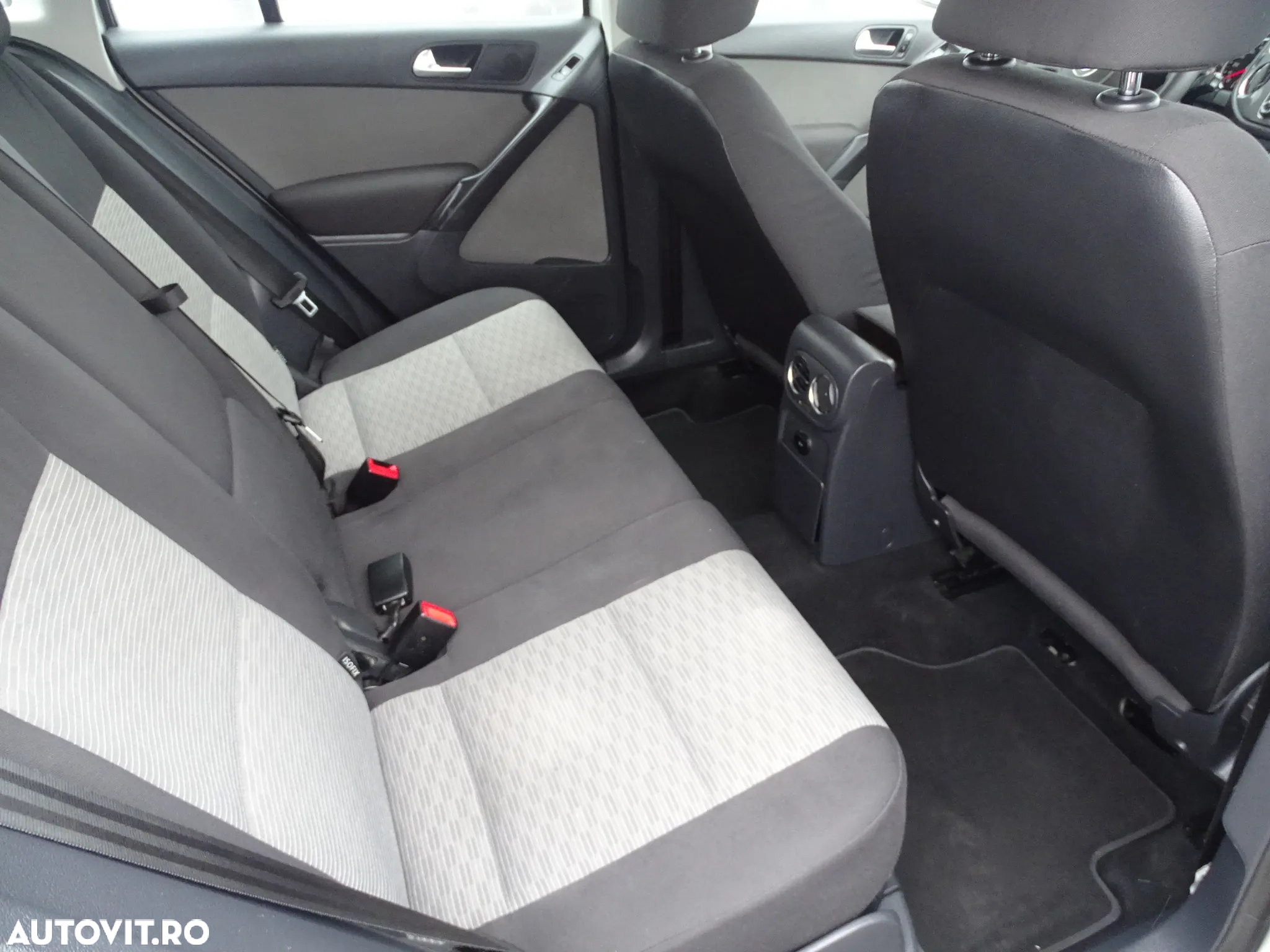 Volkswagen Tiguan 2.0 TDI DPF BlueMotion Technology Trend & Fun - 13