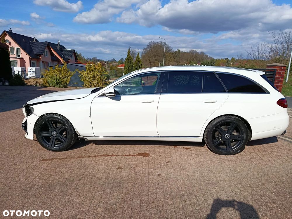 Mercedes-Benz Klasa E 220 d 9G-TRONIC - 4