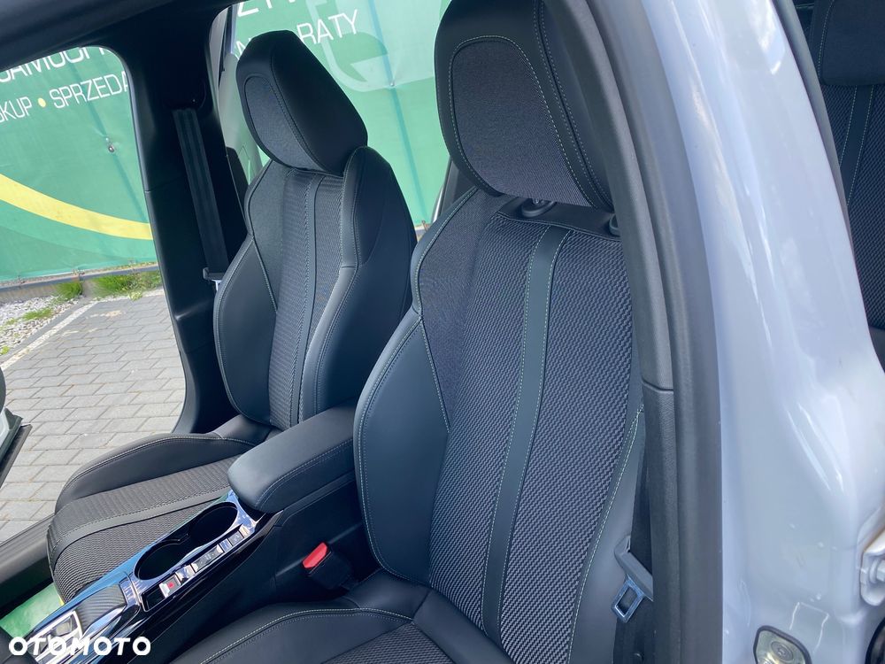 Peugeot 2008 PureTech 130 EAT8 GT - 16