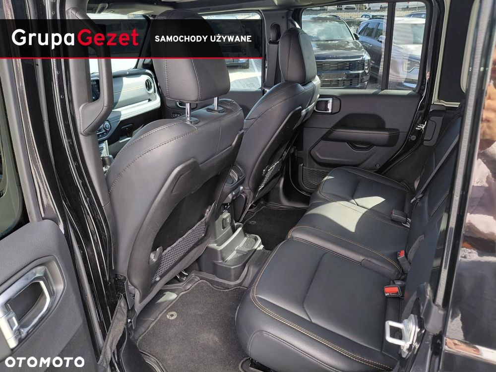 Jeep Wrangler Unlimited GME 2.0 Turbo Sahara - 12