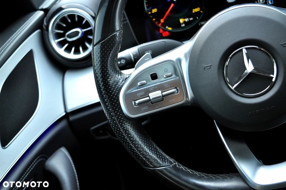 Mercedes-Benz CLS 300 d 4Matic 9G-TRONIC AMG Line - 30