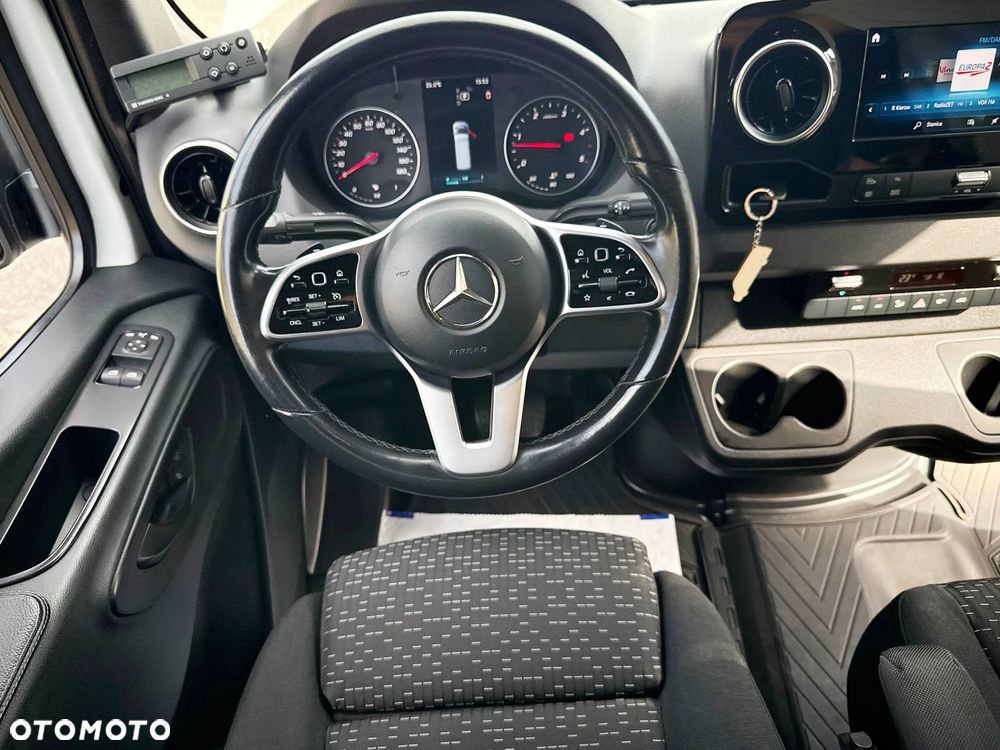 Mercedes-Benz Sprinter - 22
