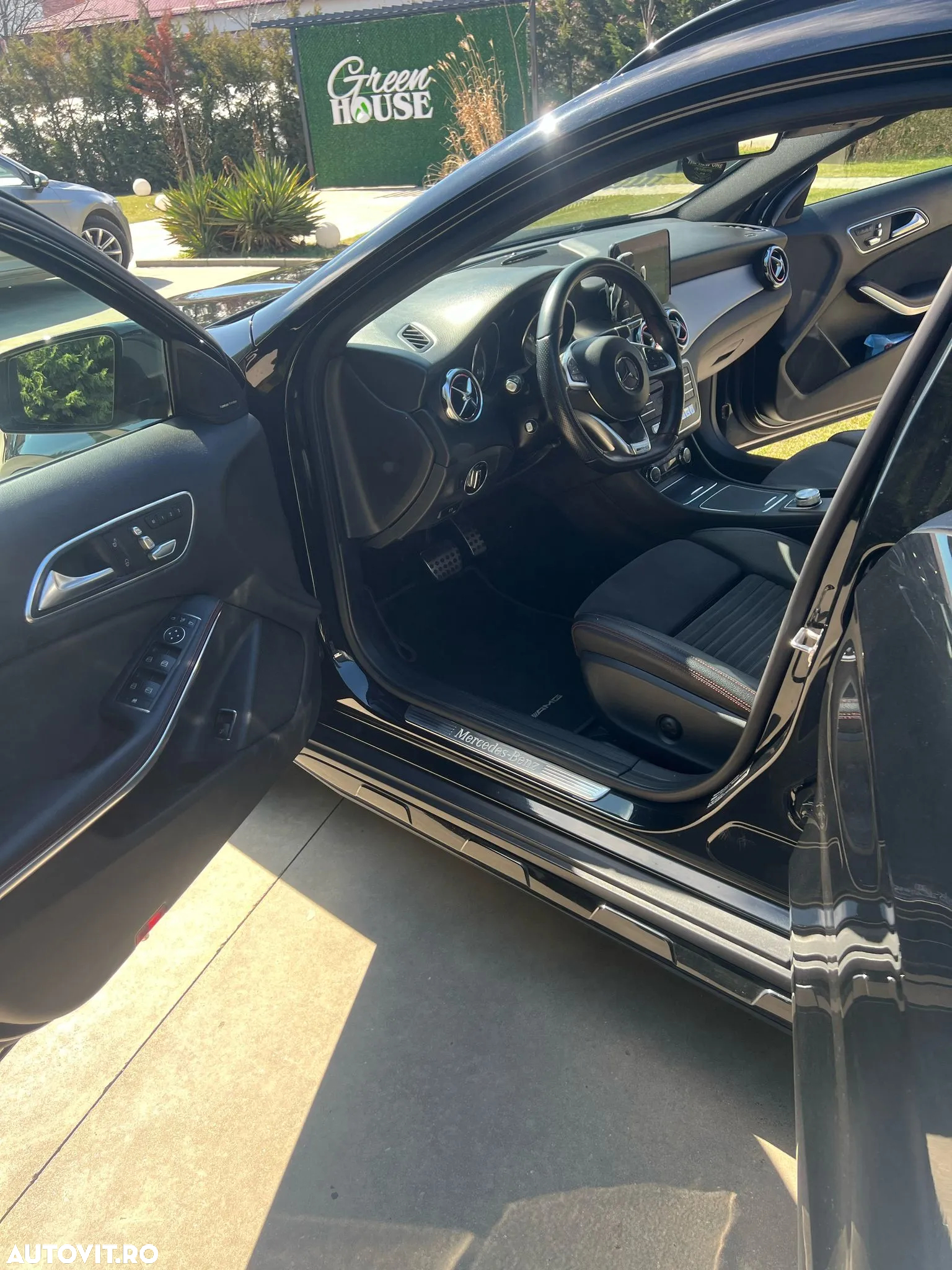 Mercedes-Benz GLA - 8