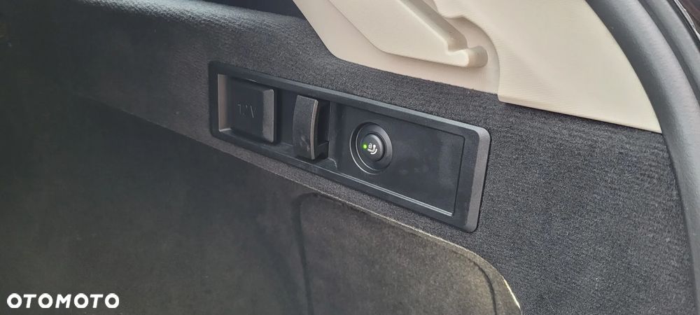BMW Seria 3 320i Sport Line Shadow - 31