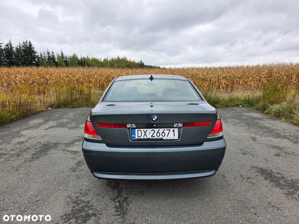 BMW Seria 7 735i - 5