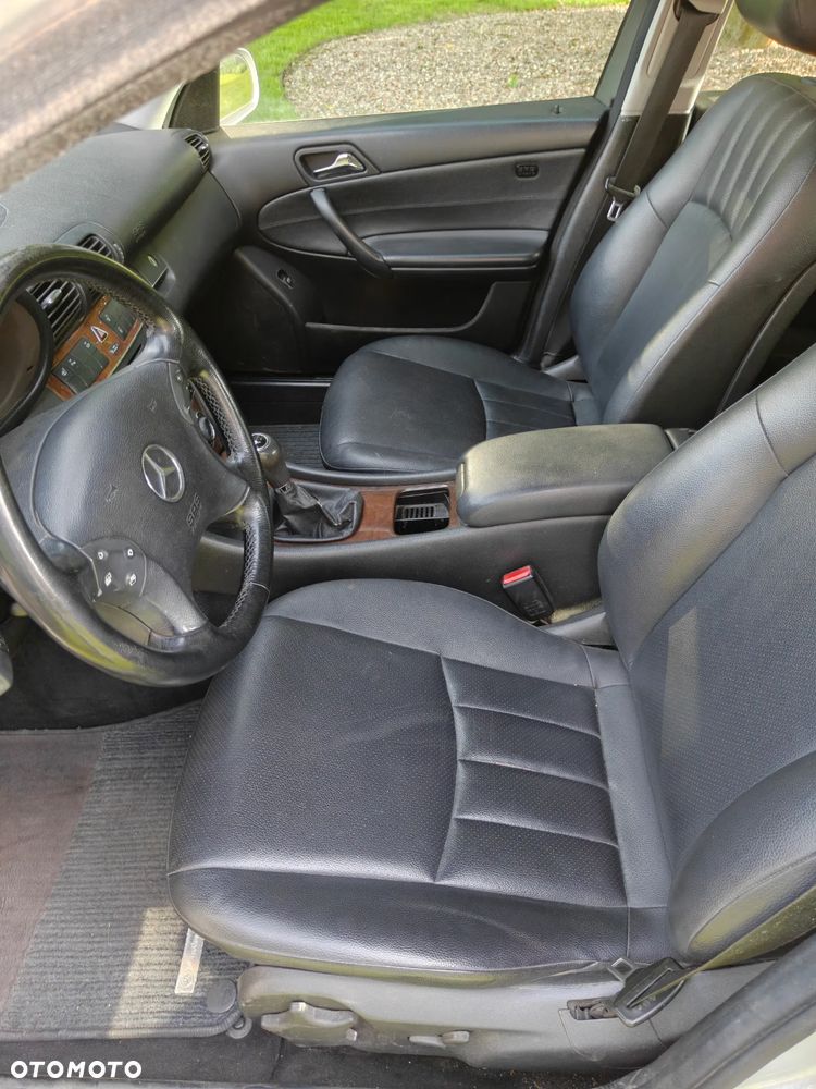 Mercedes-Benz Klasa C 220 T CDI Avantgarde - 19