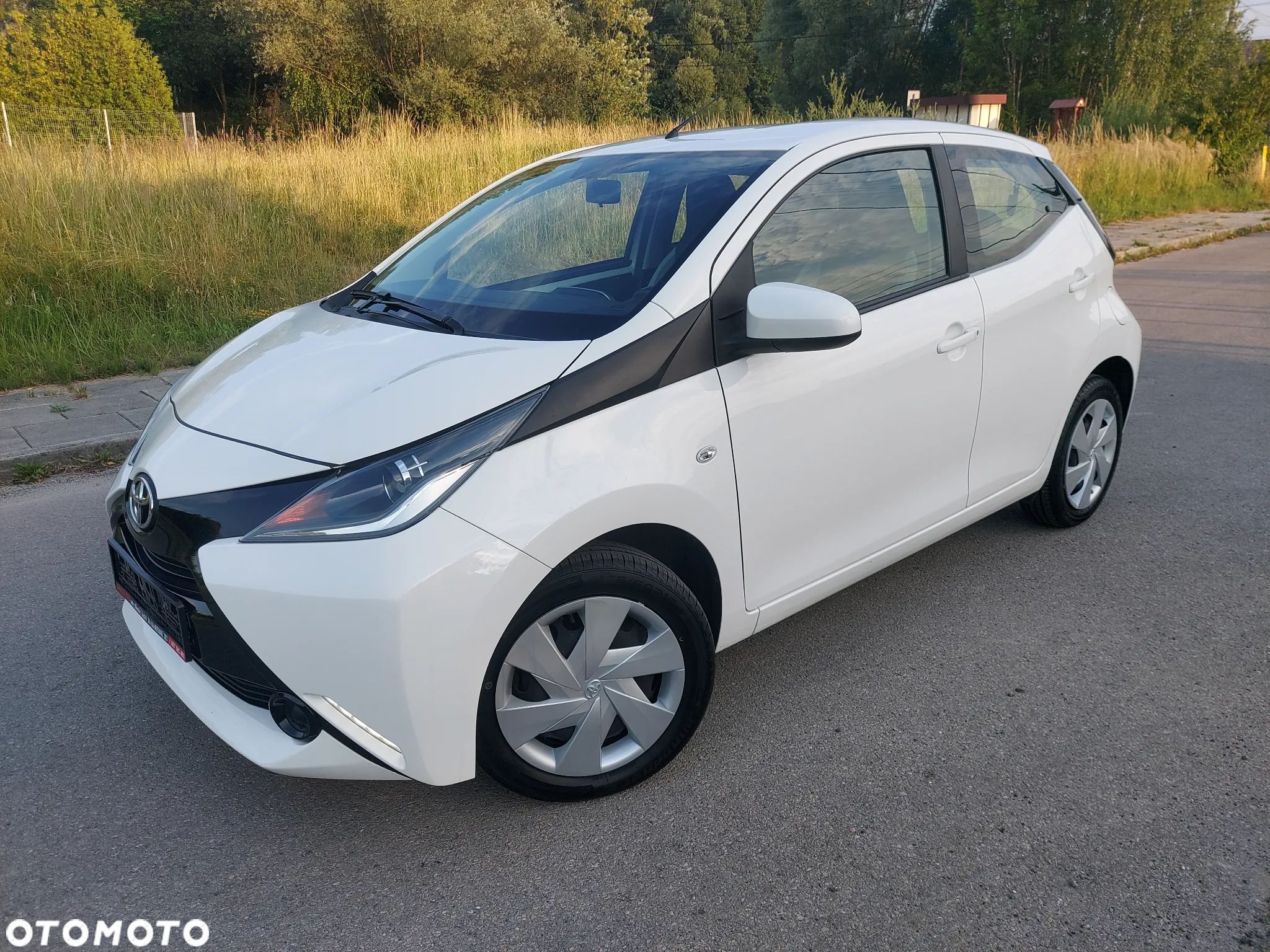 Toyota Aygo x-play - 1