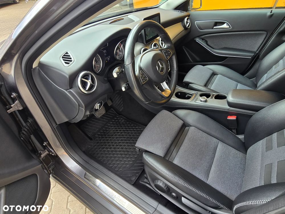 Mercedes-Benz GLA - 17
