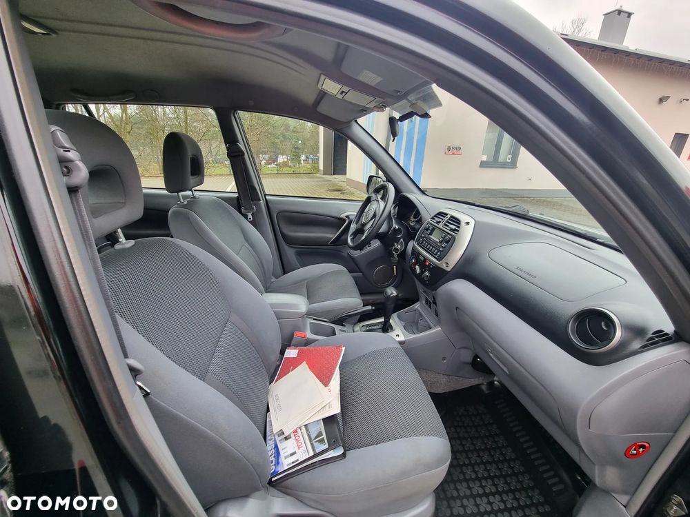 Toyota RAV4 2.0 VVT-i 4x4 - 13