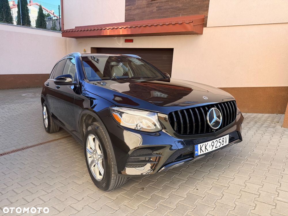 Mercedes-Benz GLC 300 4Matic 9G-TRONIC AMG Line - 20