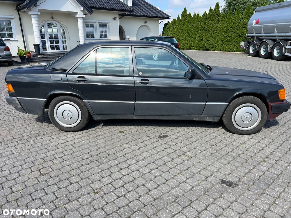 Mercedes-Benz W201 (190) - 7