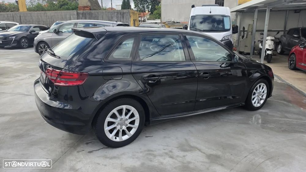 Audi A3 Sportback 1.6 TDI Advance - 4