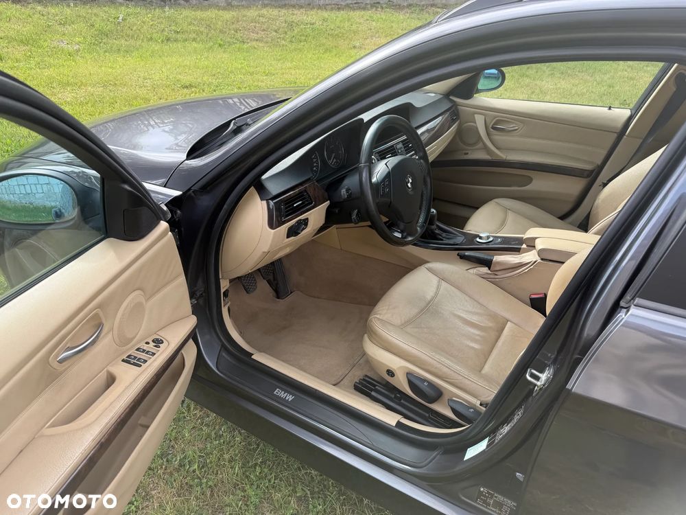 BMW Seria 3 320d - 15