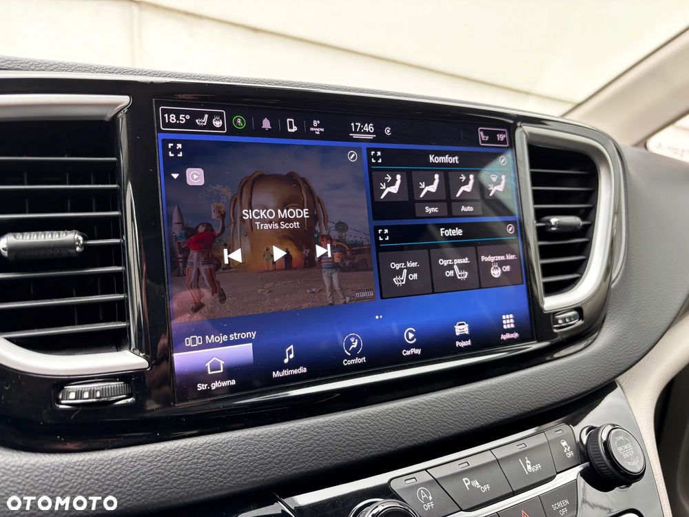 Chrysler Pacifica - 26