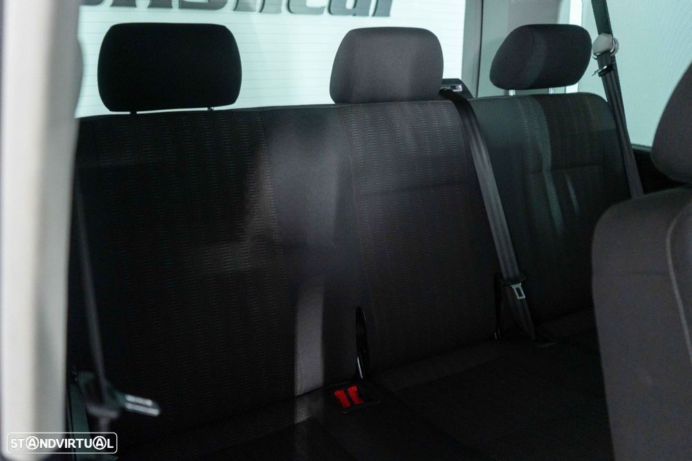 VW Caravelle - 11